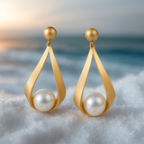Nerida | Gold Earrings with Pearl