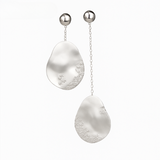 Tengeri | Gold Drop-Shaped Earrings with Crystals